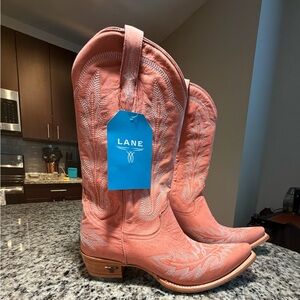 NWT Lane Boots